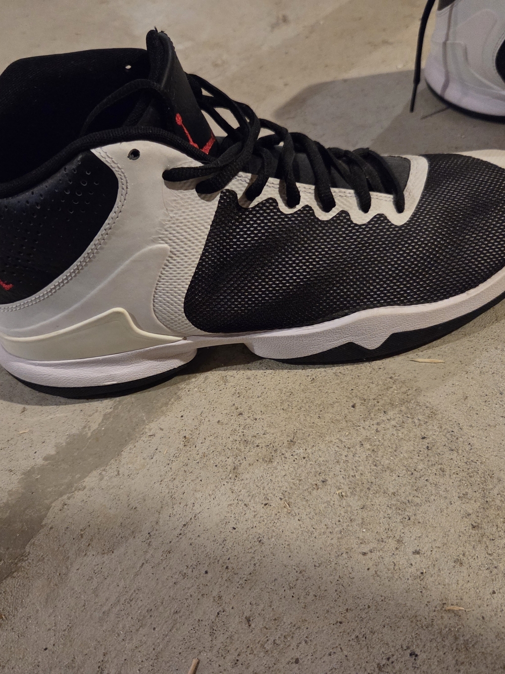 Jordan Men's Black, White and Red Low-Top Basketball Sneakers